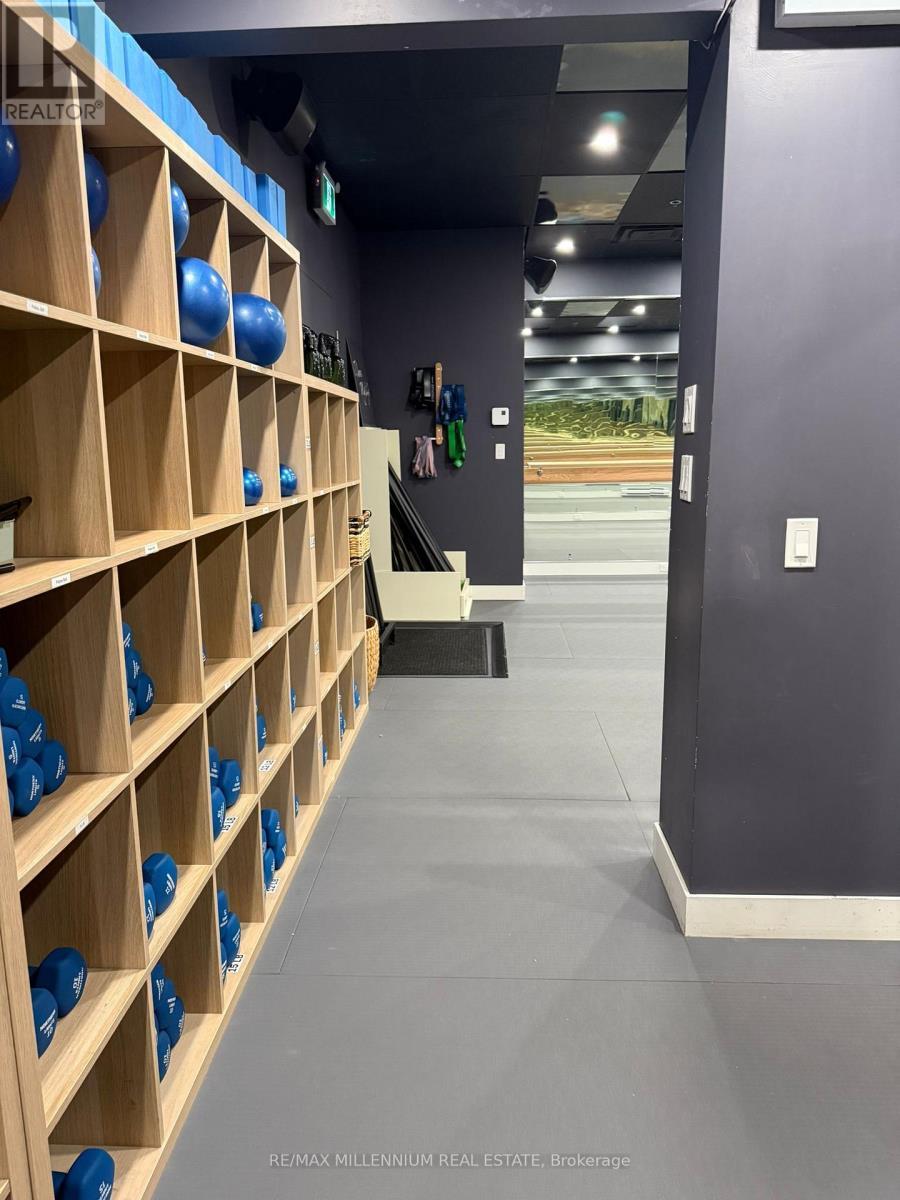 4 - 410 Adelaide Street, Toronto, ON