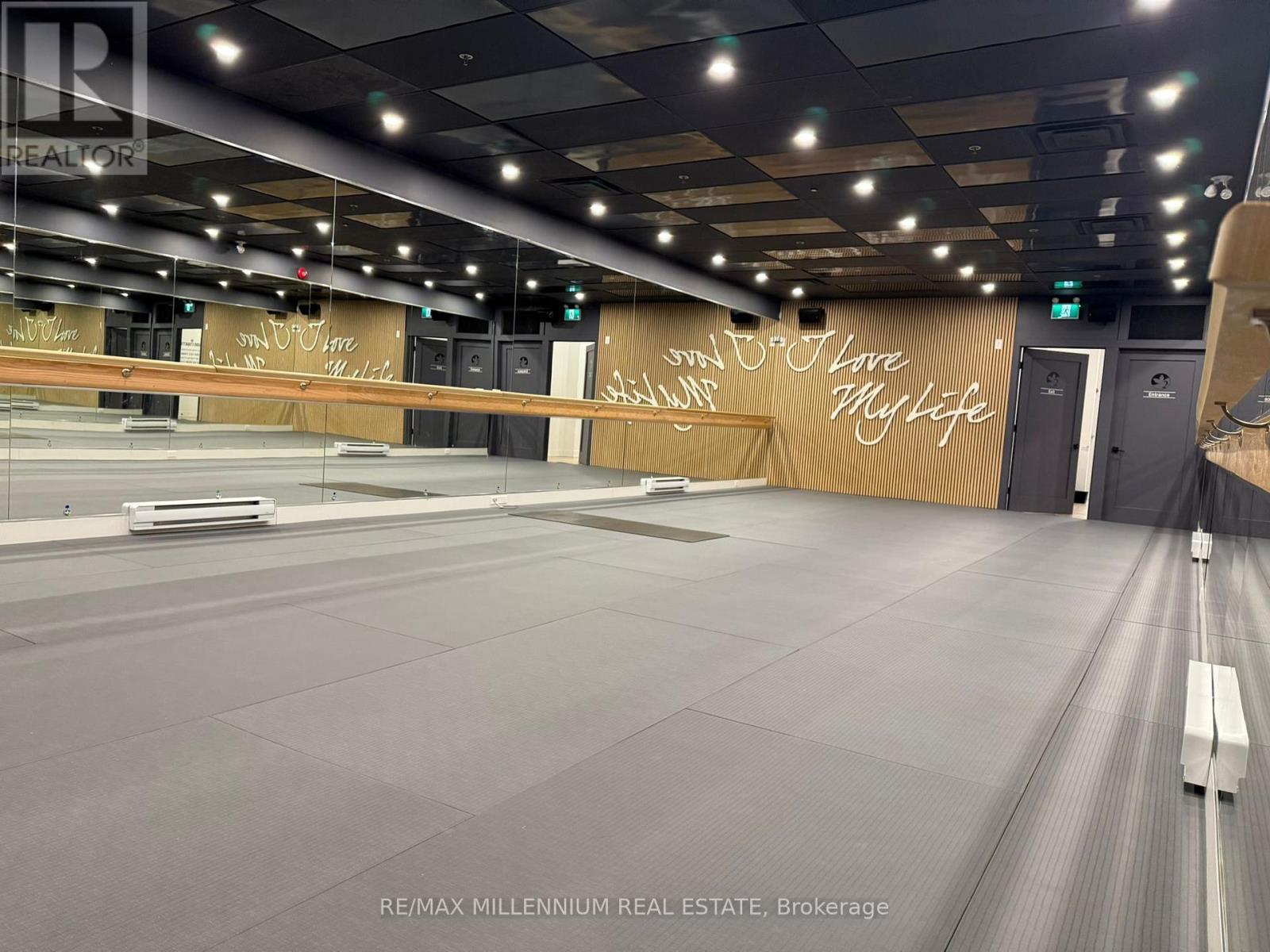 4 - 410 Adelaide Street, Toronto, ON