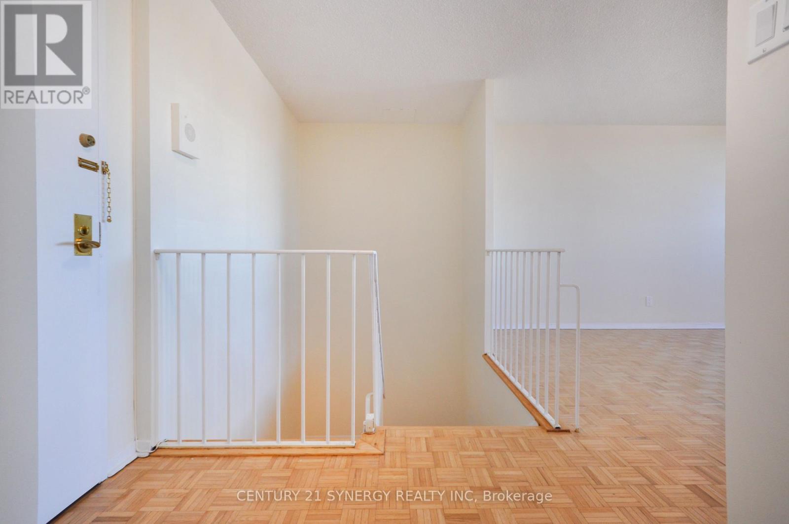 Stairs to Lower Level - 631 - 515 St Laurent Boulevard, Ottawa, ON - Indoor Photo Showing Other Room