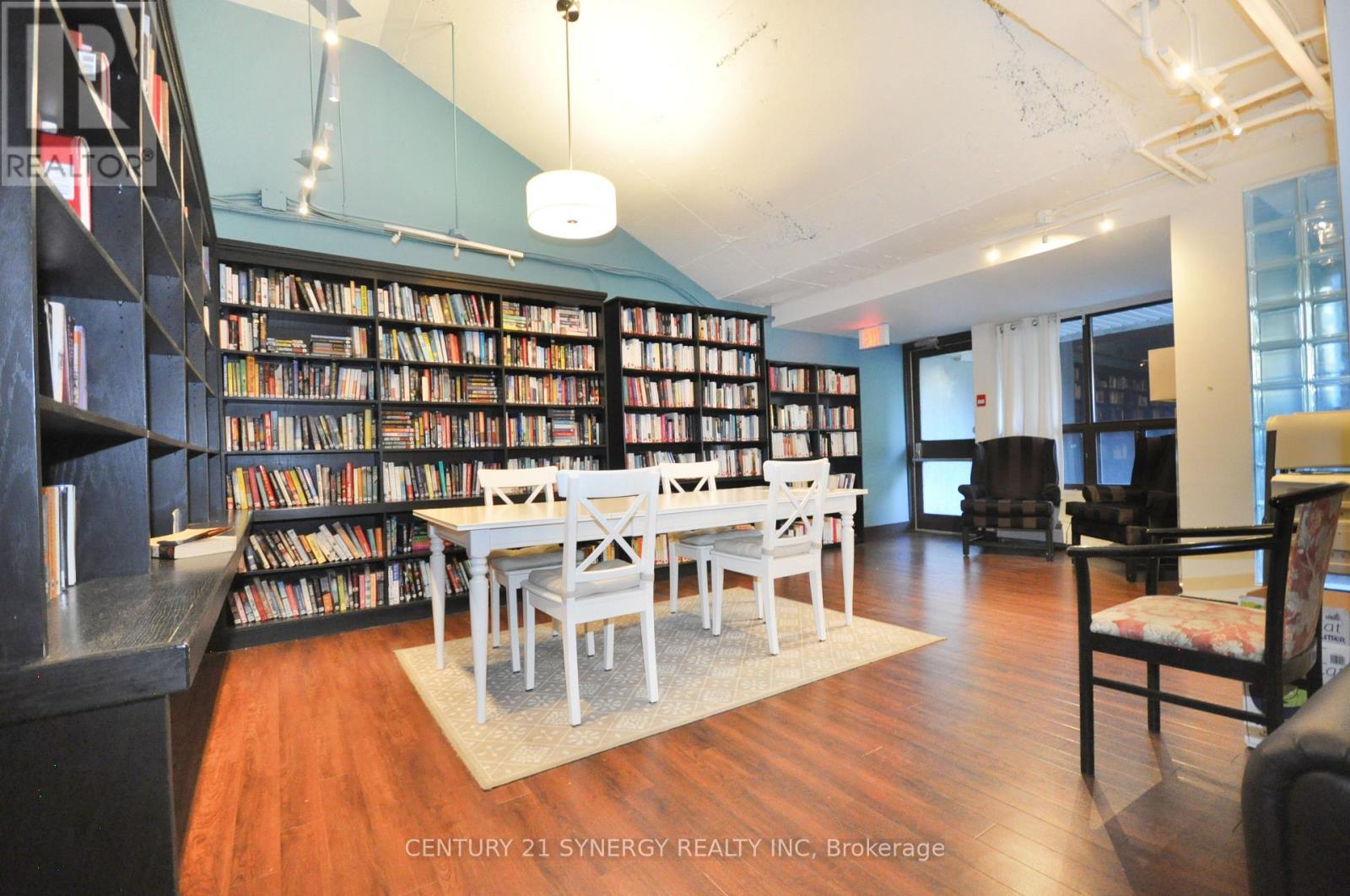 Building Shared Library - 631 - 515 St Laurent Boulevard, Ottawa, ON - Indoor