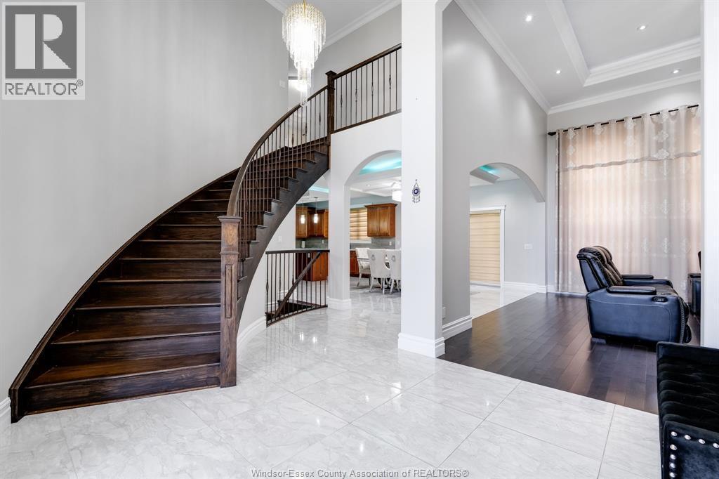 31 Heathview Trail, Leamington, ON - Indoor Photo Showing Other Room