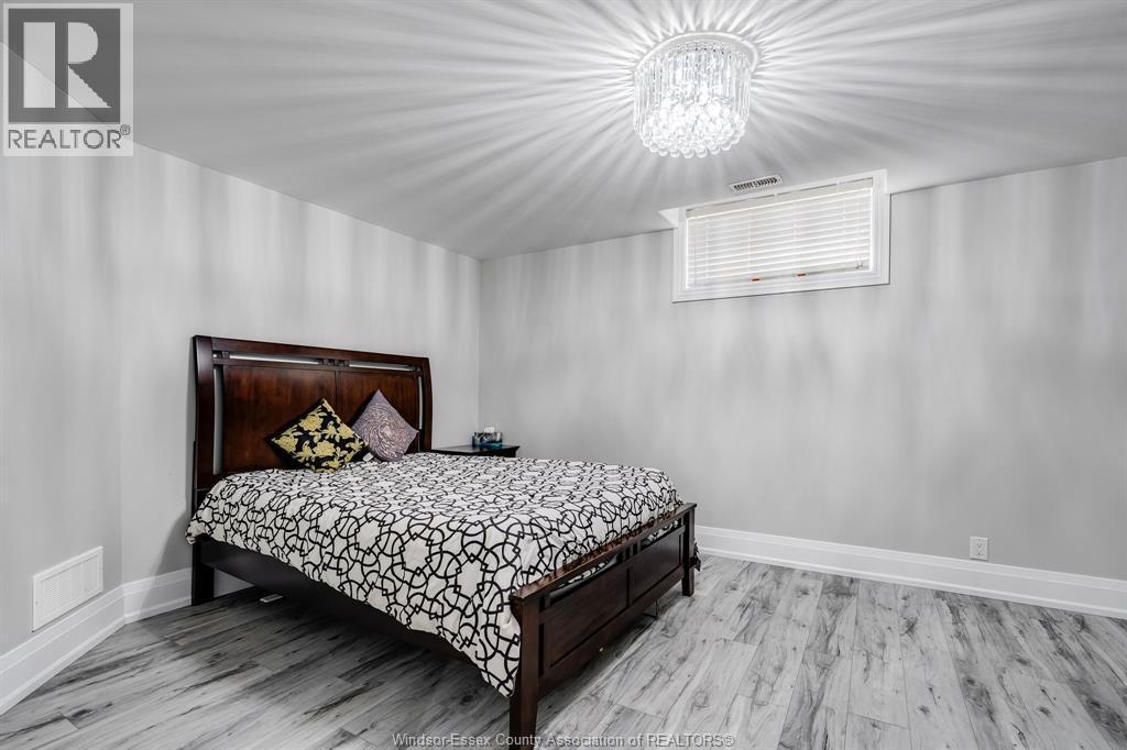 31 Heathview Trail, Leamington, ON - Indoor Photo Showing Bedroom