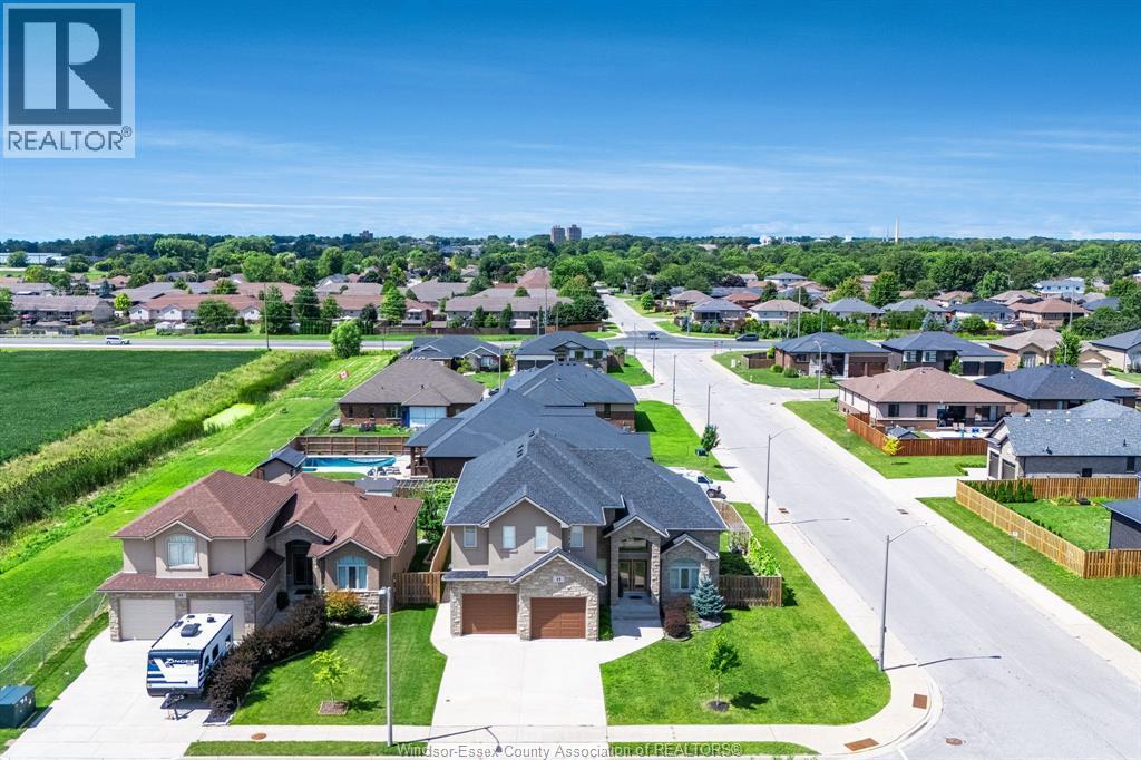 31 Heathview Trail, Leamington, ON - Outdoor With Facade With View