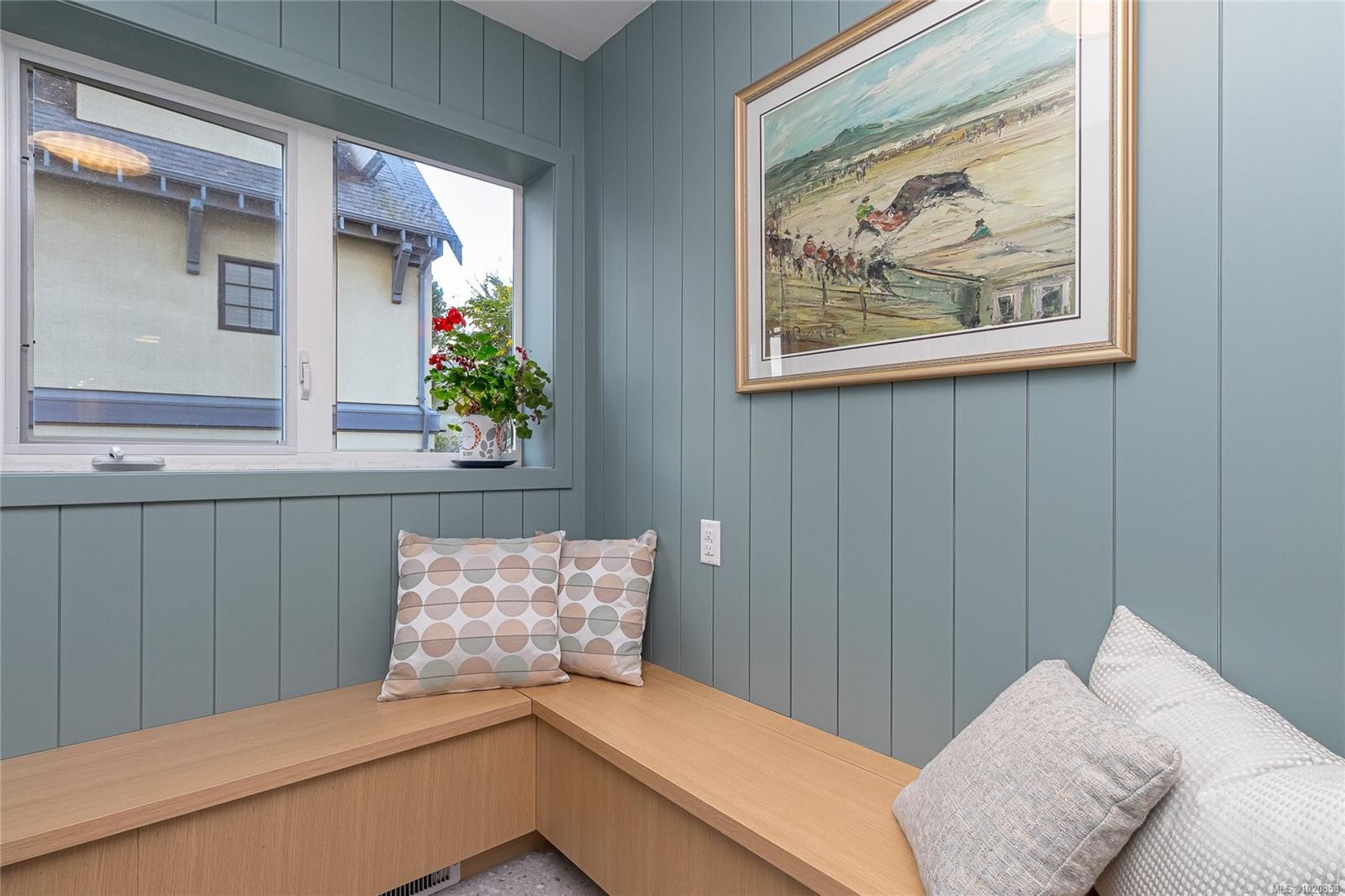 101-1540 Dallas Rd, Victoria, BC - Indoor Photo Showing Other Room