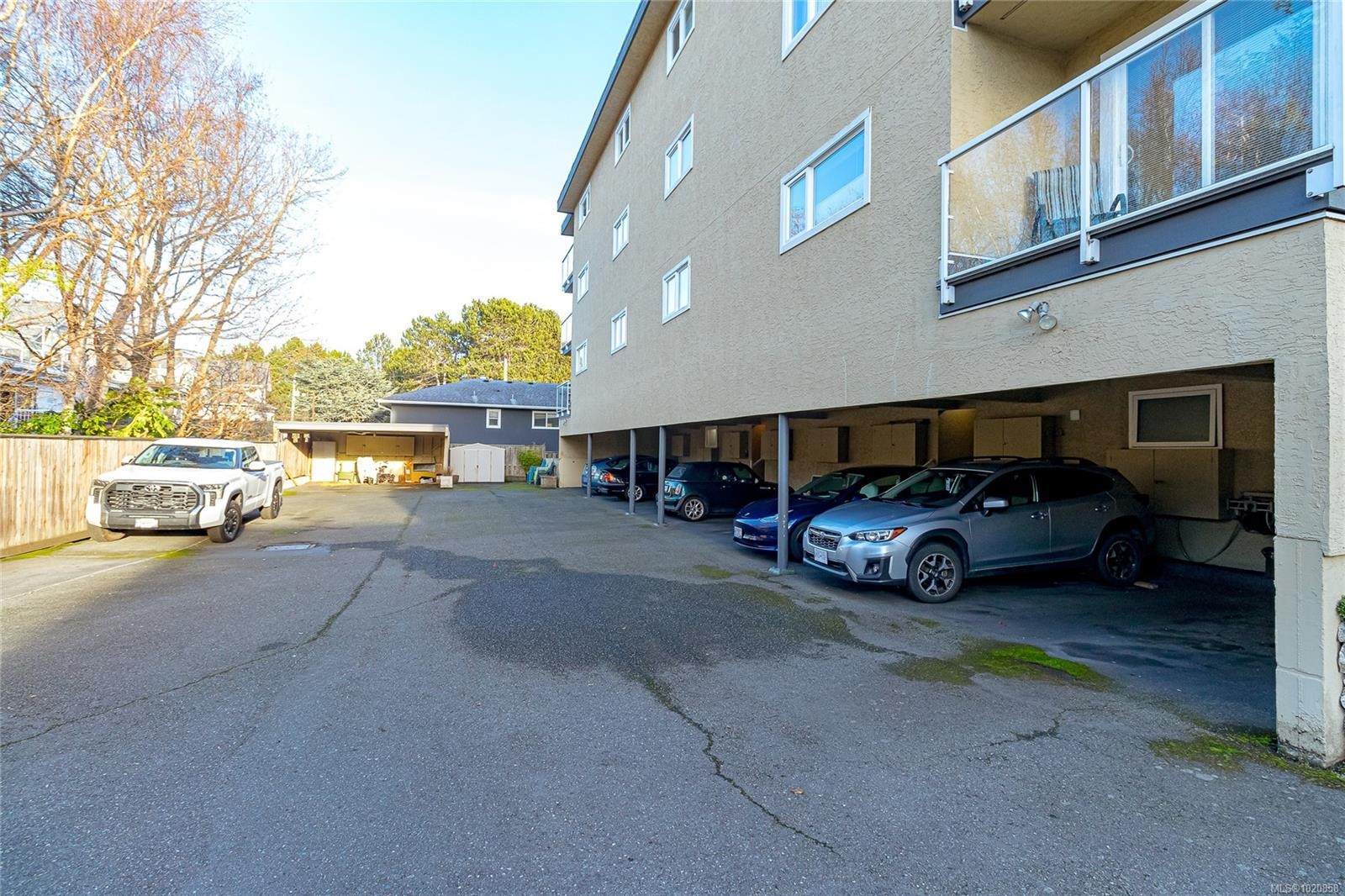101-1540 Dallas Rd, Victoria, BC - Outdoor