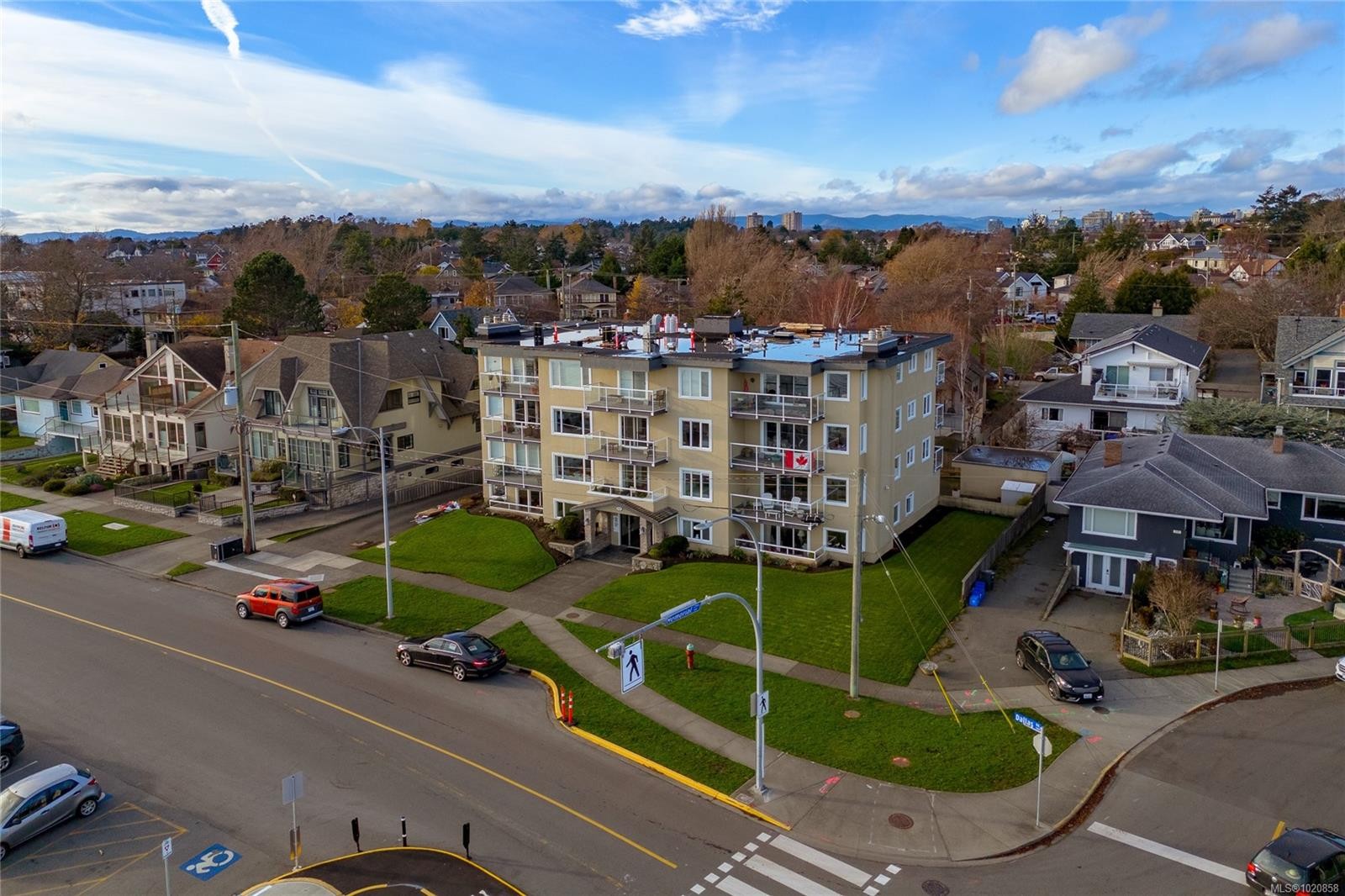 101-1540 Dallas Rd, Victoria, BC - Outdoor With View