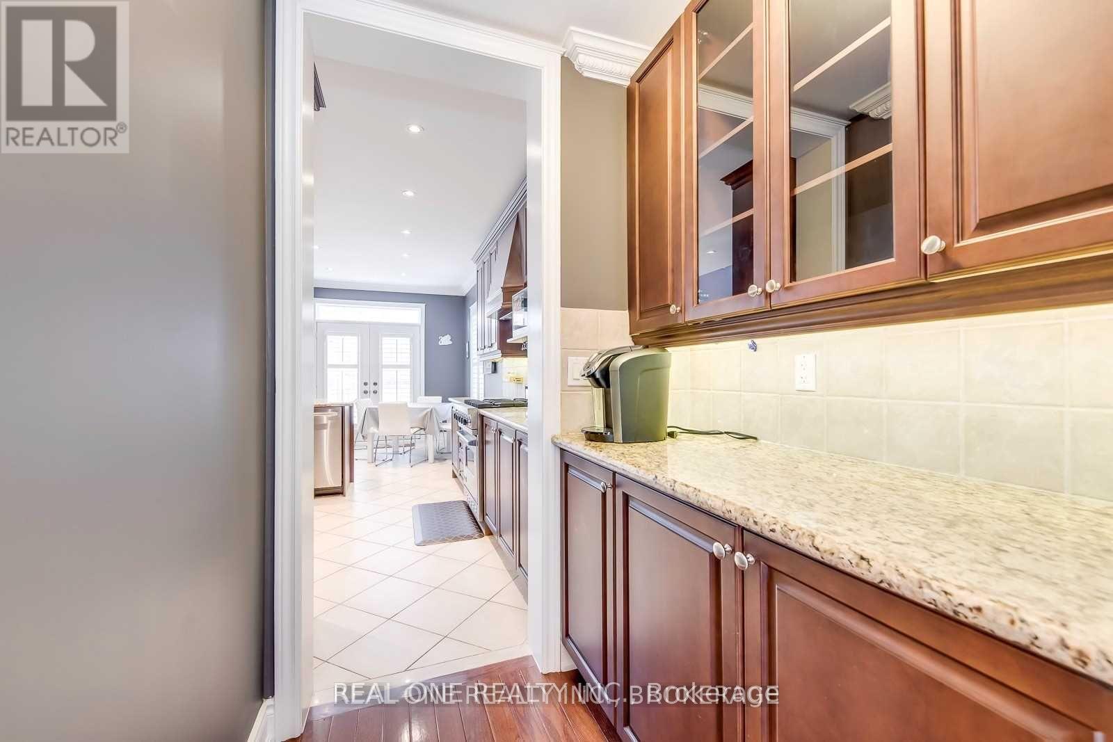 96 Spring Azure Crescent, Oakville, ON - Indoor