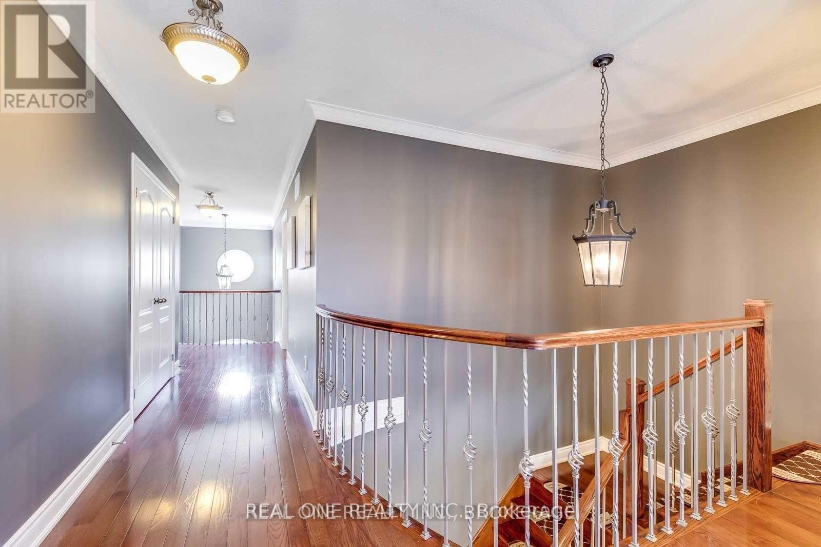 96 Spring Azure Crescent, Oakville, ON - Indoor Photo Showing Other Room