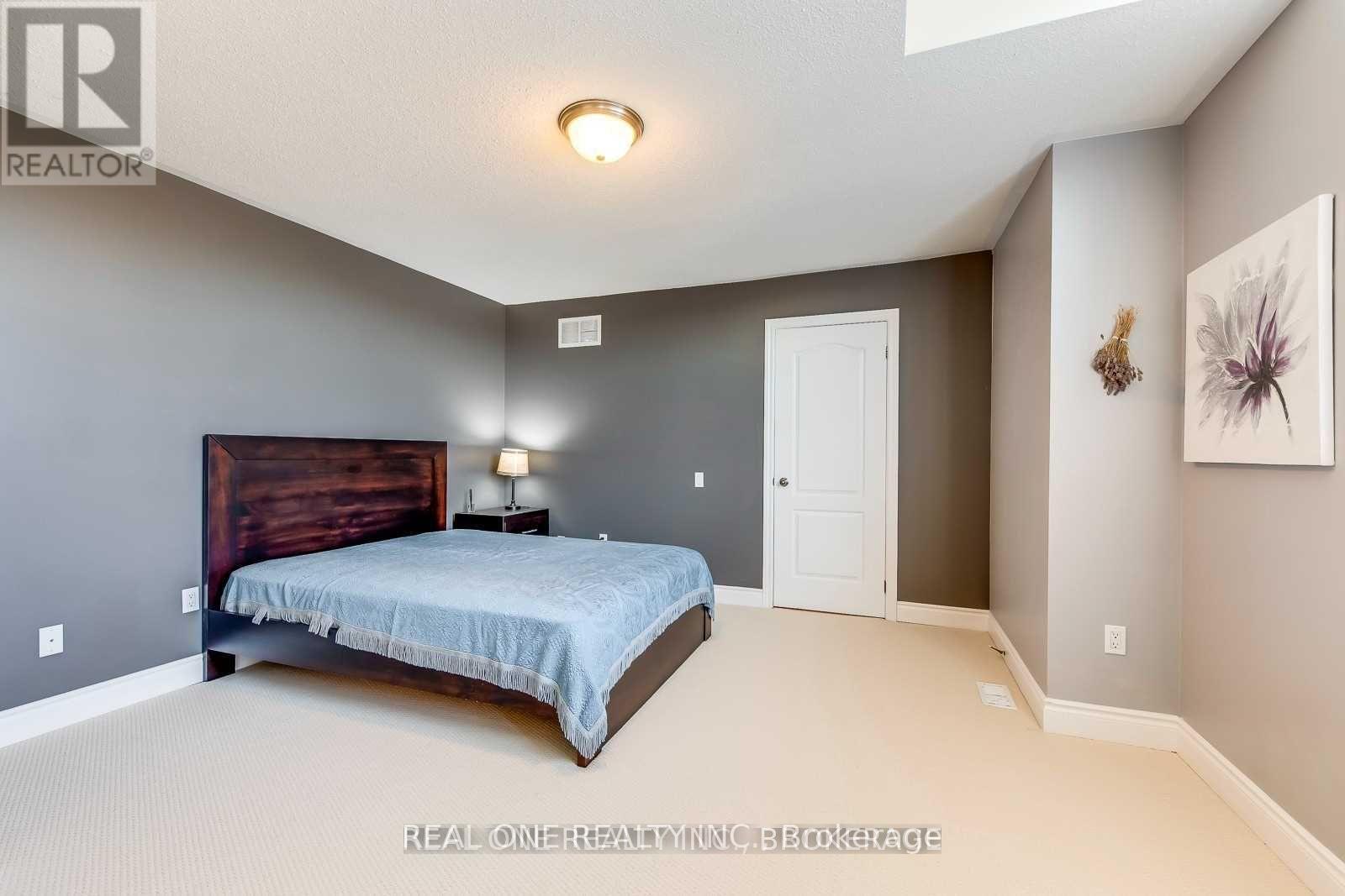 96 Spring Azure Crescent, Oakville, ON - Indoor Photo Showing Bedroom