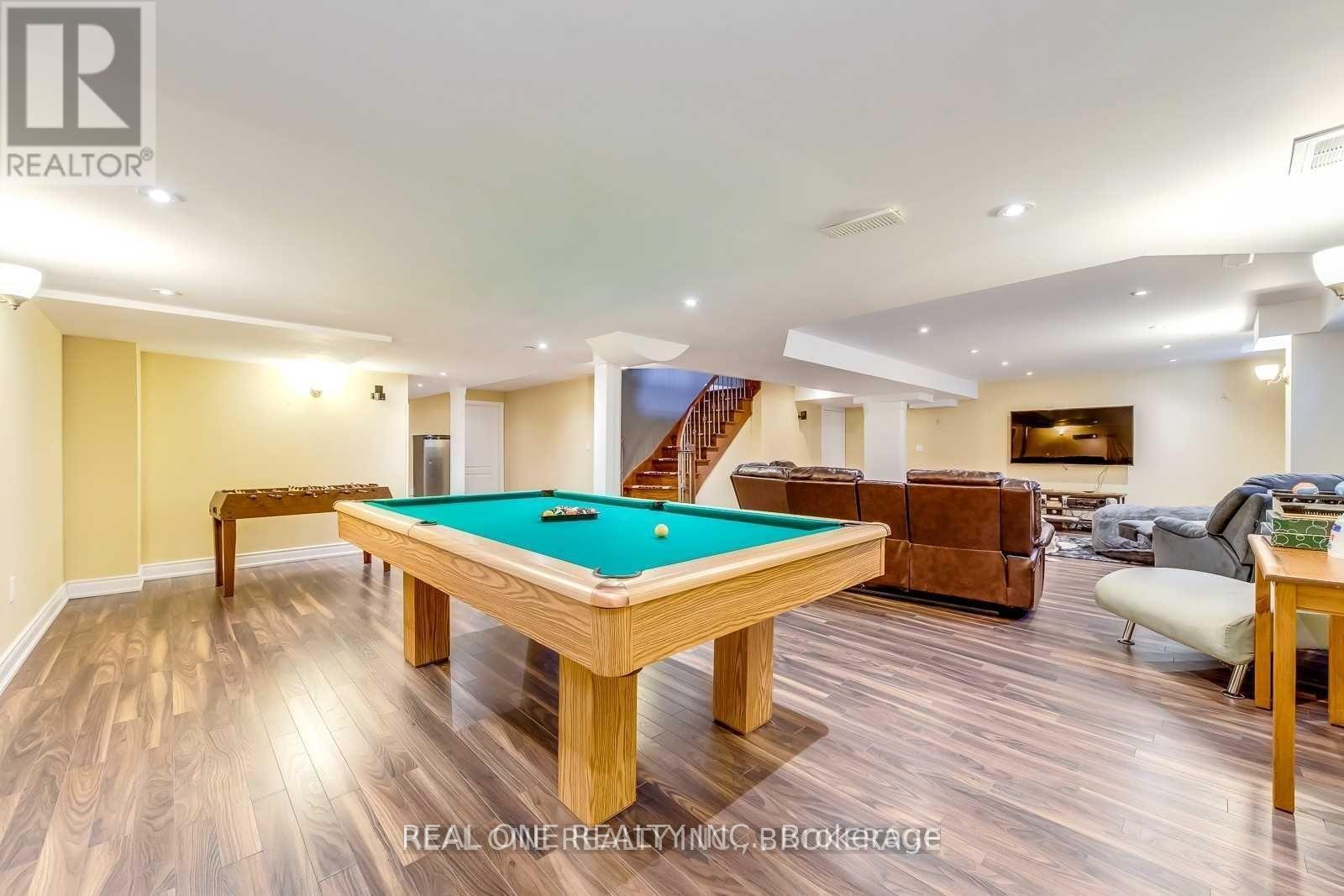 96 Spring Azure Crescent, Oakville, ON - Indoor Photo Showing Other Room