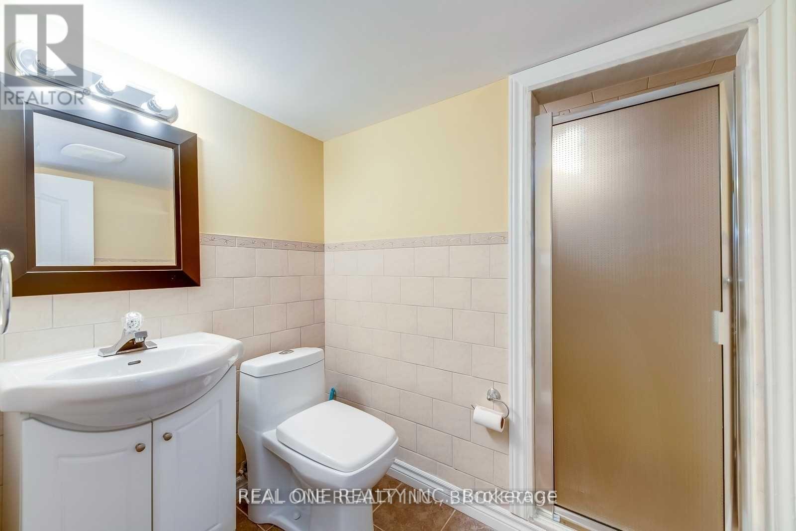 96 Spring Azure Crescent, Oakville, ON - Indoor Photo Showing Bathroom