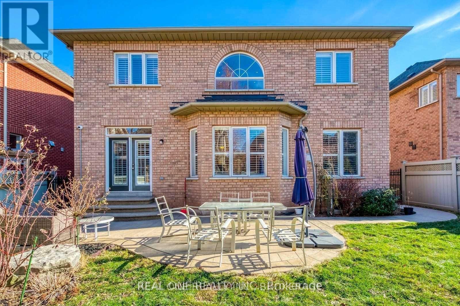 96 Spring Azure Crescent, Oakville, ON - Outdoor