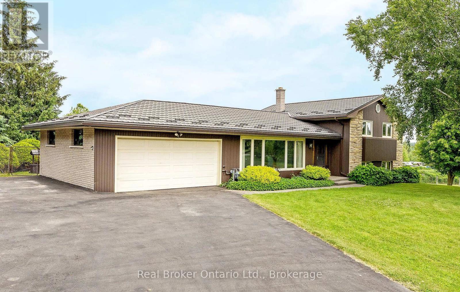 9412 Sideroad 17, Erin, ON - Outdoor With Facade