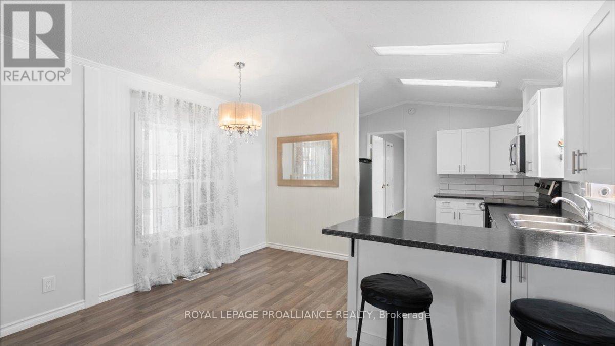 18 - 311 Dundas Street E, Quinte West (Trenton Ward), ON - Indoor Photo Showing Kitchen With Double Sink