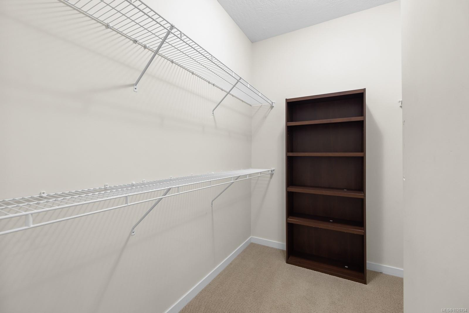 5-4079 Douglas St, Saanich, BC