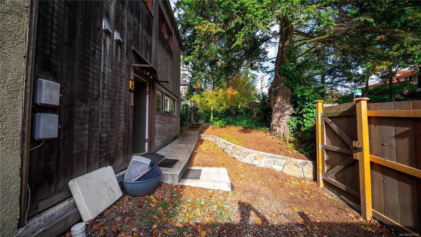 1168 Burnside Rd West, Saanich, BC