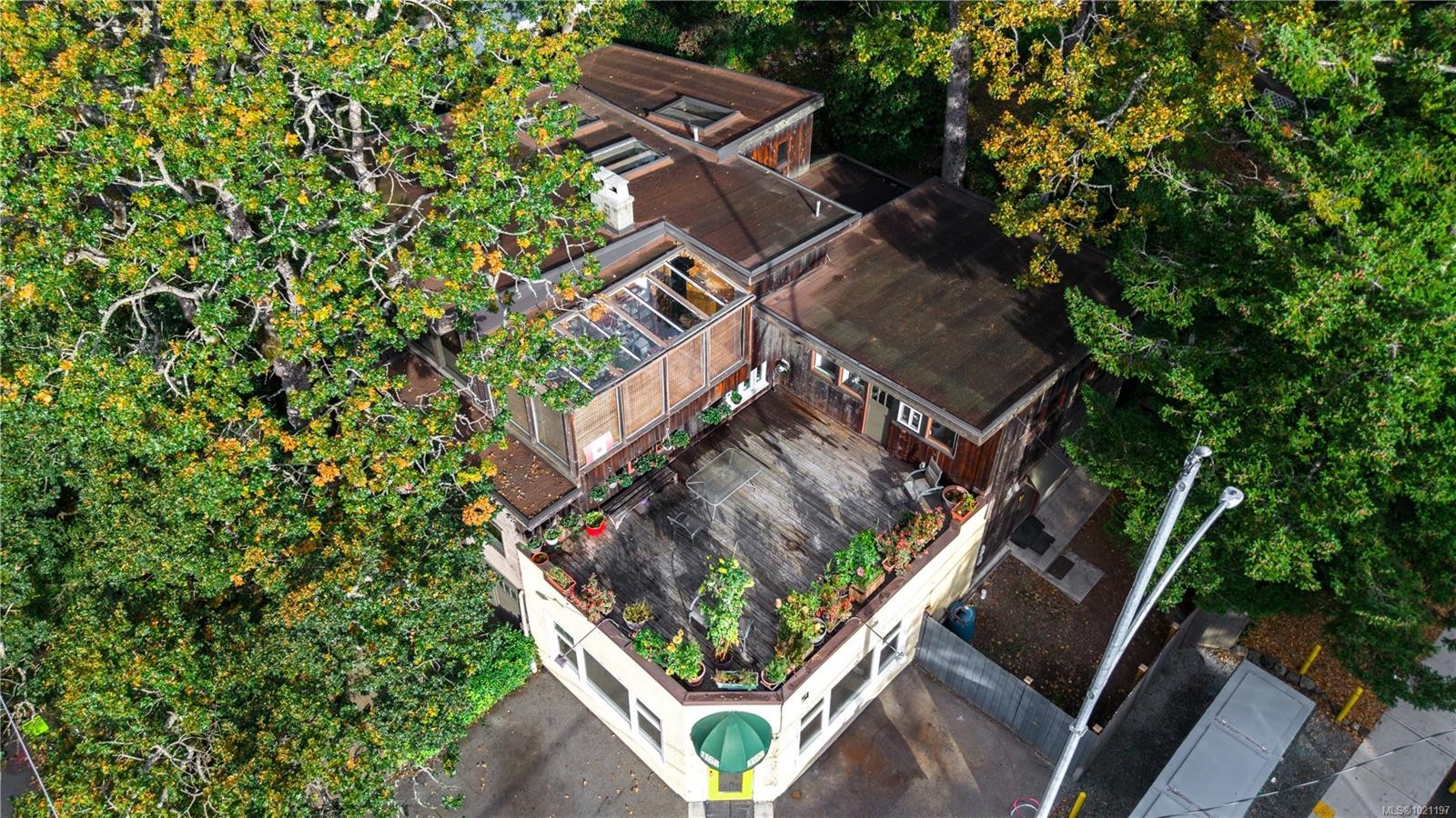 1168 Burnside Rd West, Saanich, BC