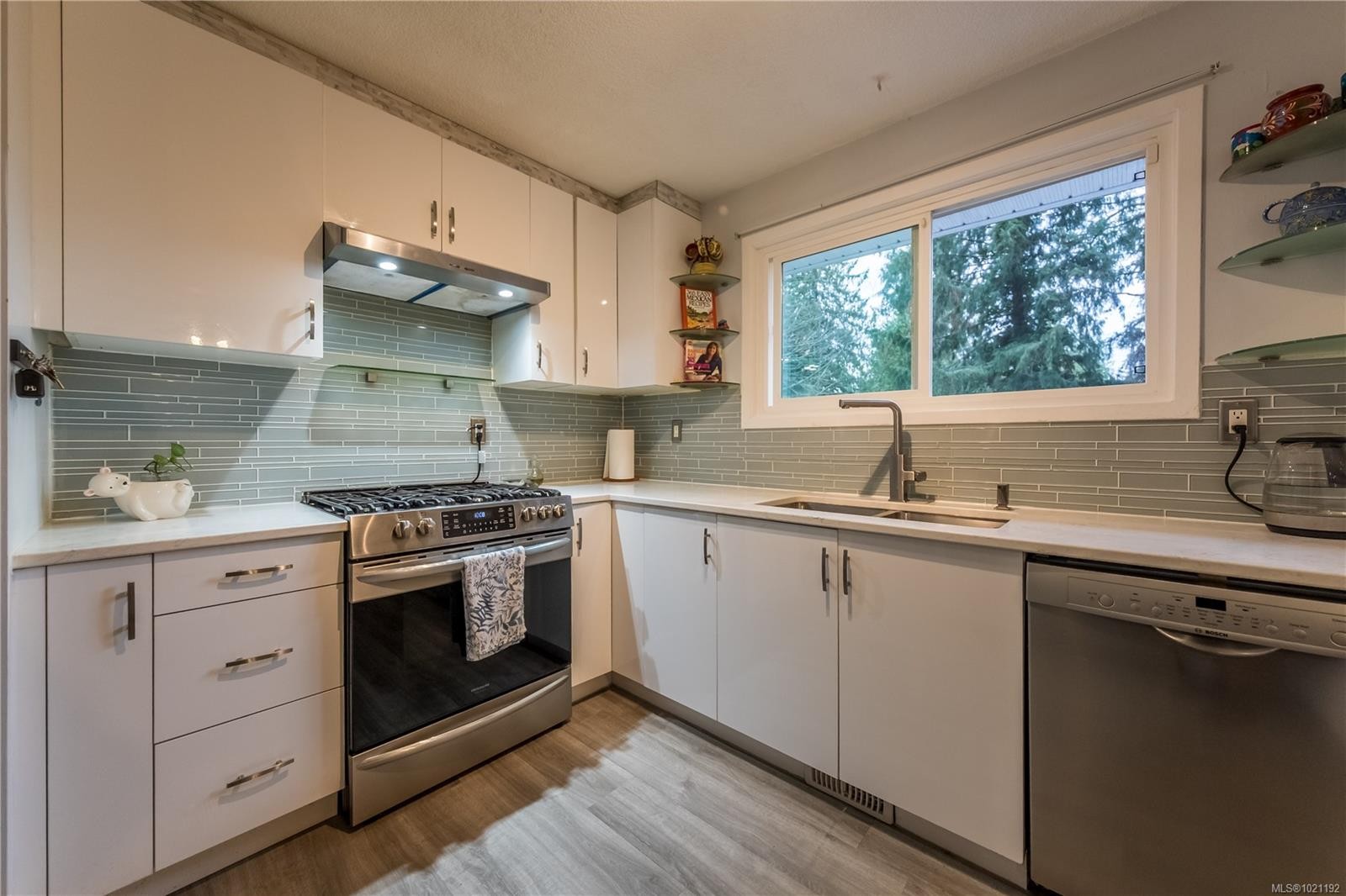 5810 Hammond Bay Rd, Nanaimo, BC