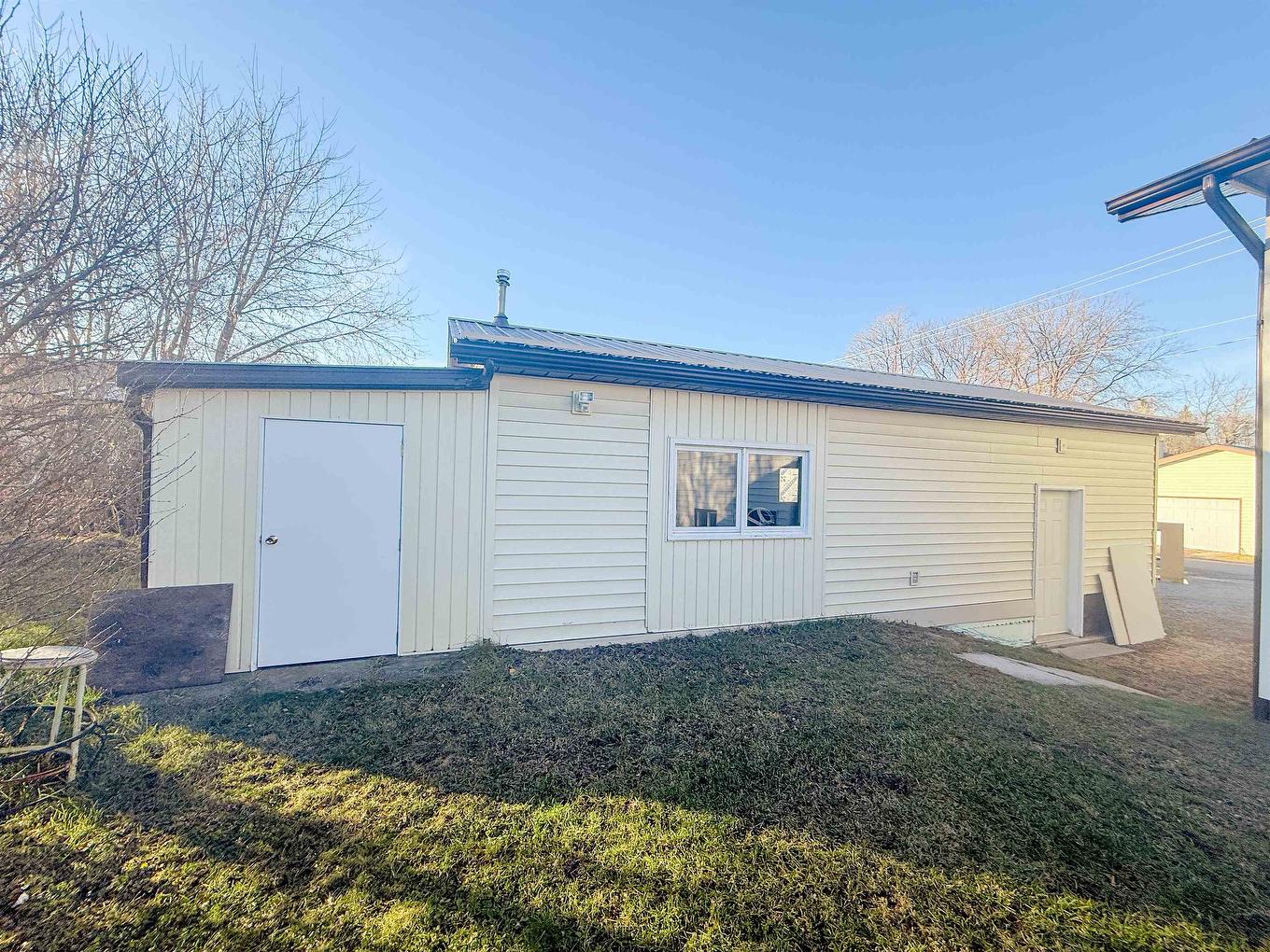 63 Peter Street West, Kenora, ON