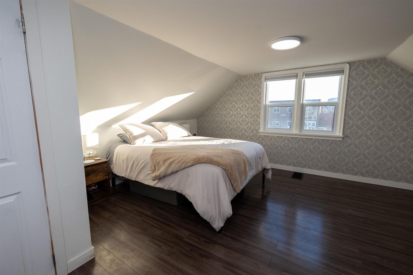 123 Begin Street W, Thunder Bay, ON - Indoor Photo Showing Bedroom