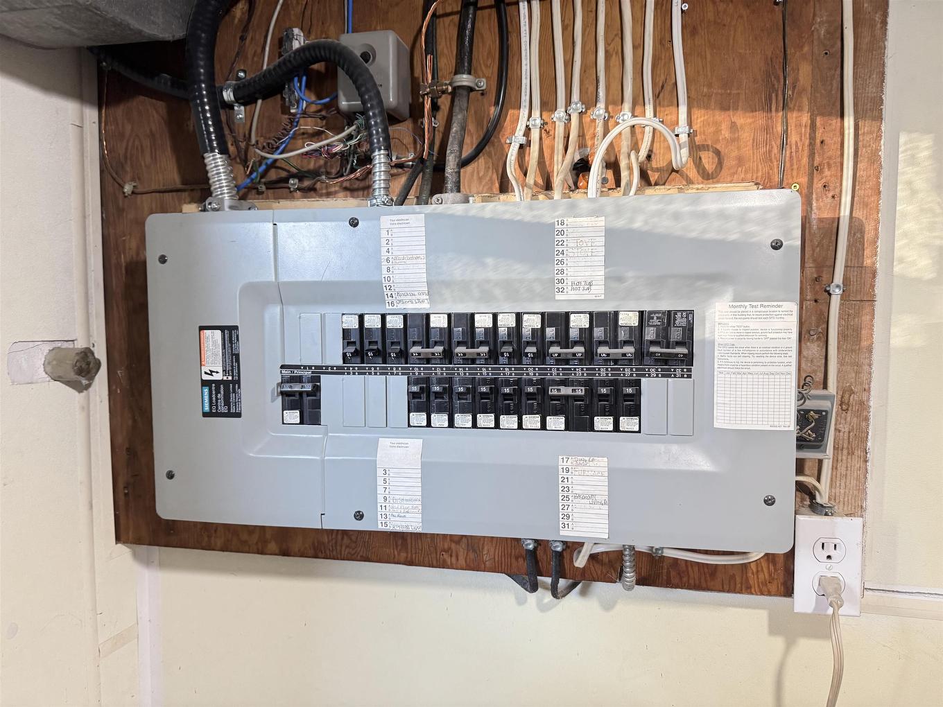 123 Begin Street W, Thunder Bay, ON - Indoor Photo Showing Basement