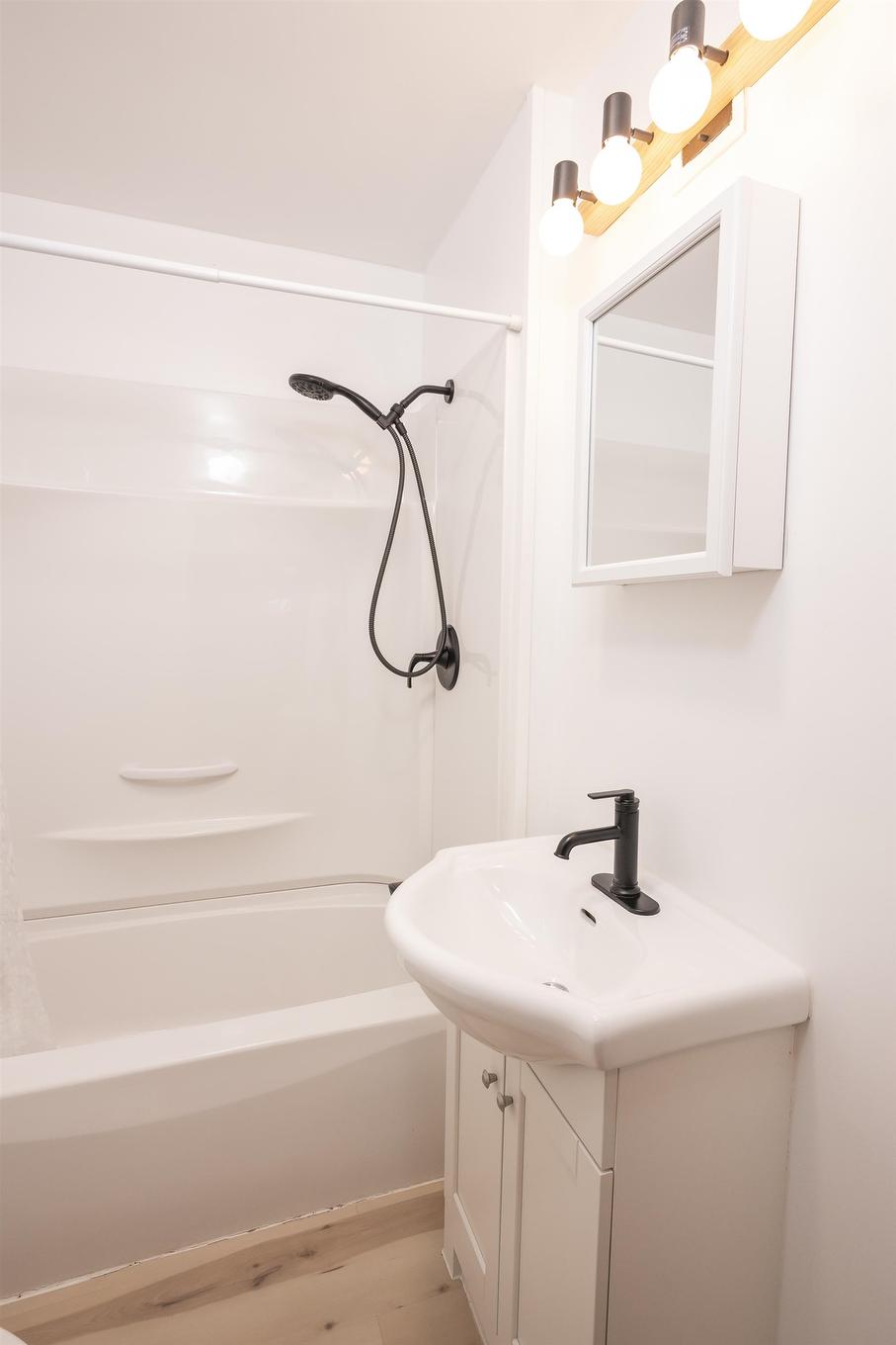 534 Dawson St., Thunder Bay, ON - Indoor Photo Showing Bathroom