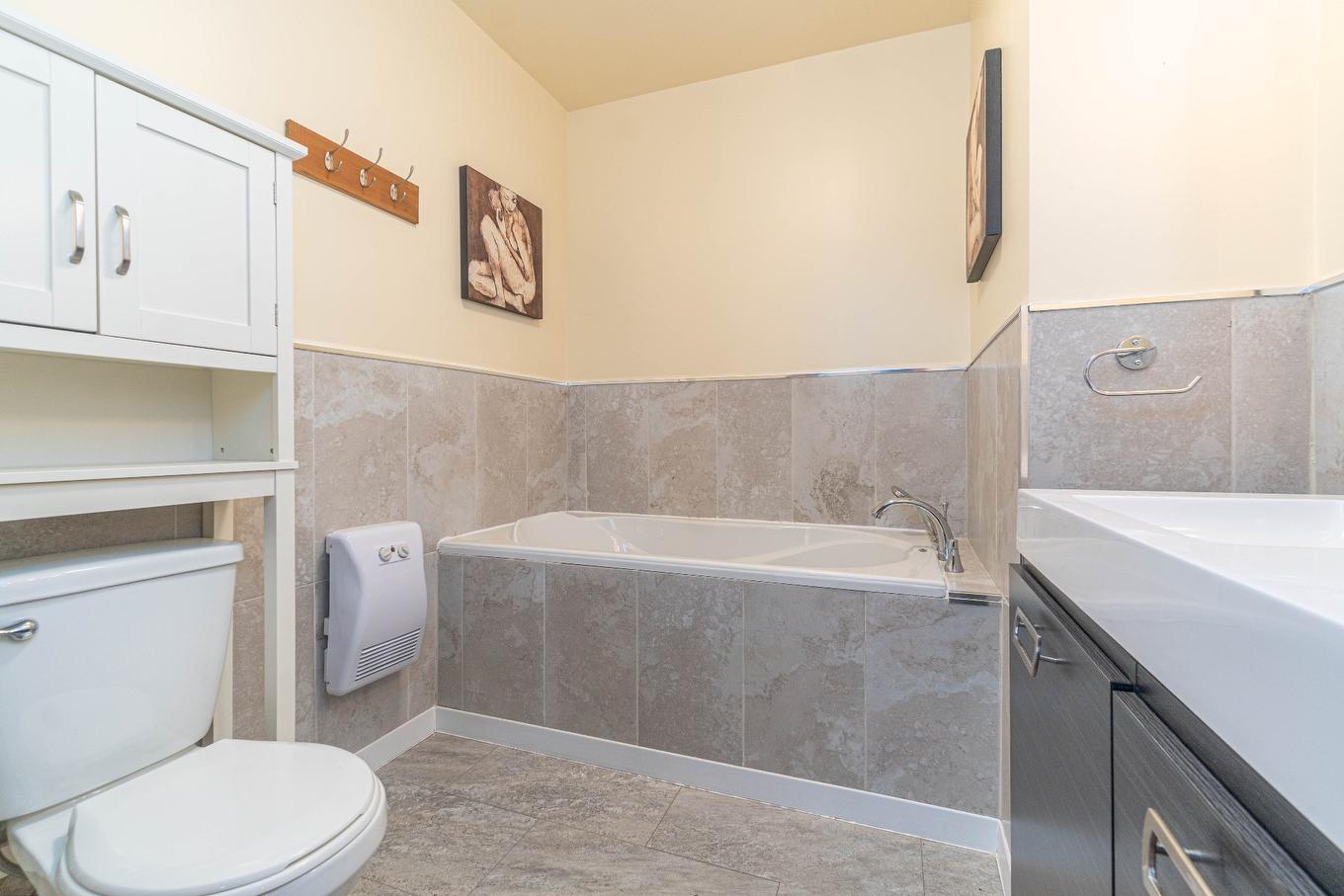 Bathroom - 3347 Boul. Fernand-Lafontaine, Rivière-Rouge, QC - Indoor Photo Showing Bathroom