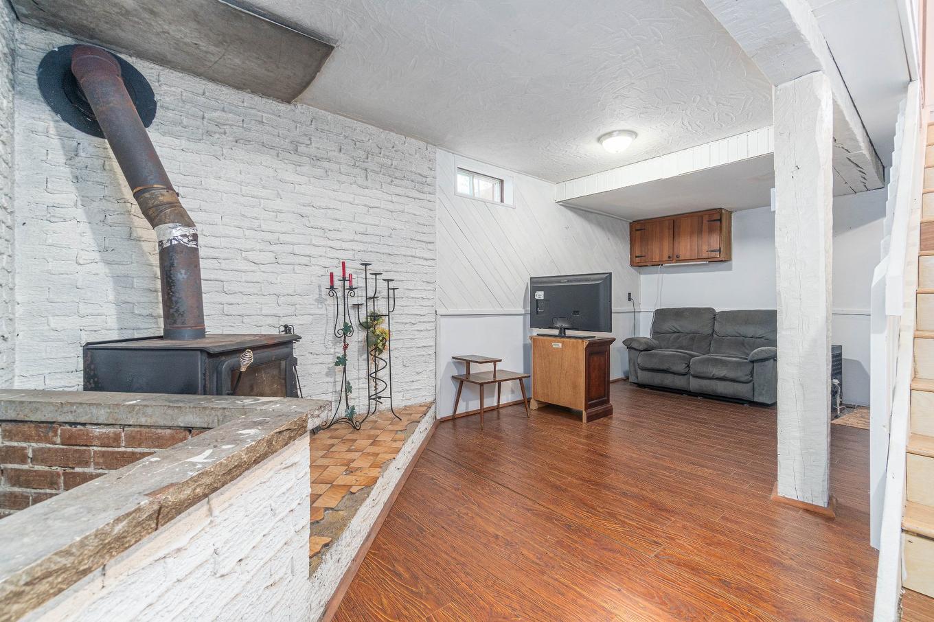 Family room - 3347 Boul. Fernand-Lafontaine, Rivière-Rouge, QC - Indoor With Fireplace