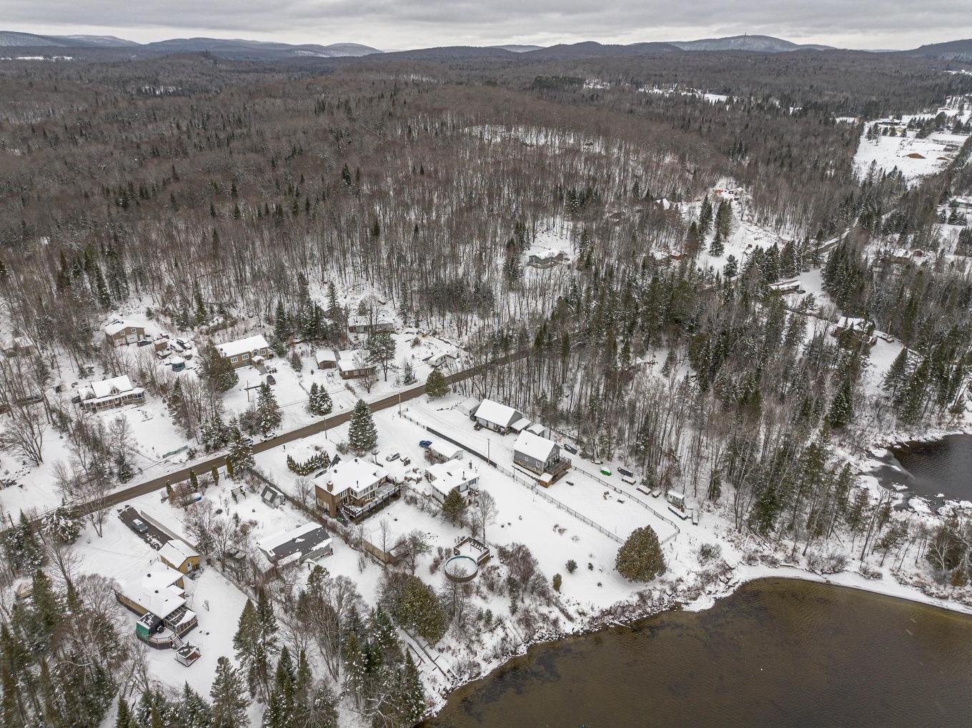 Access to a body of water - 3347 Boul. Fernand-Lafontaine, Rivière-Rouge, QC - Outdoor With Body Of Water With View