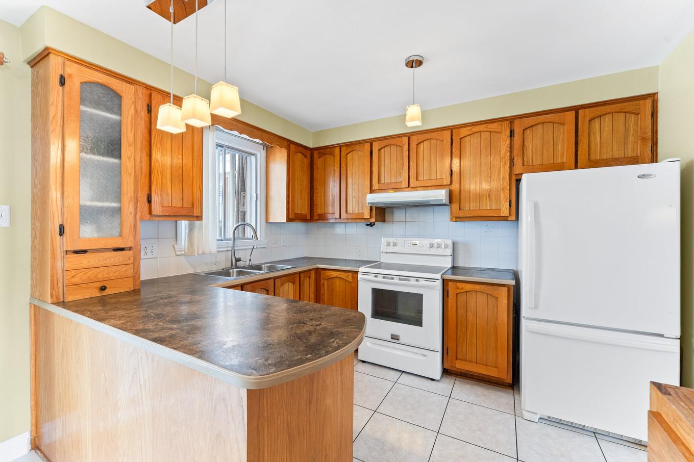 Cuisine - 291 Rue Marceline, Terrebonne (Terrebonne), QC - Indoor Photo Showing Kitchen With Double Sink