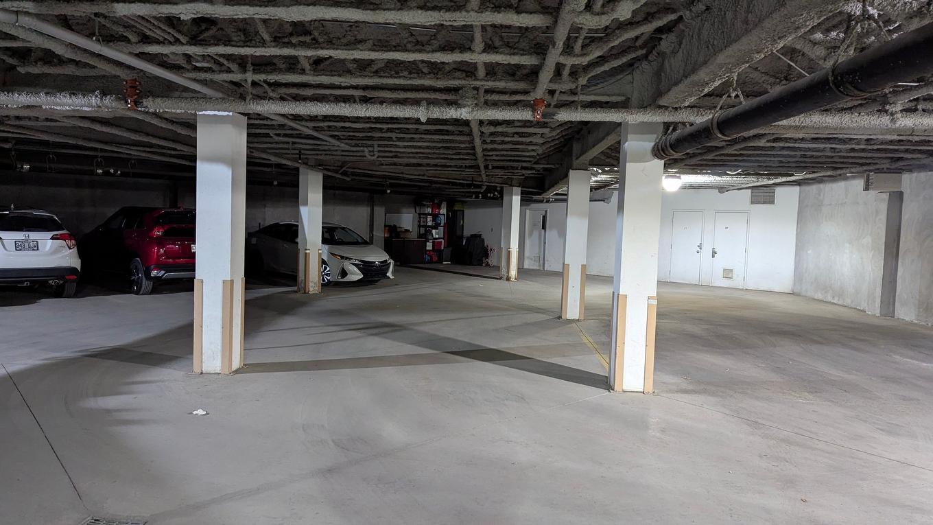 Parking - 3-3768 Rue Ontario E., Montréal (Mercier/Hochelaga-Maisonneuve), QC