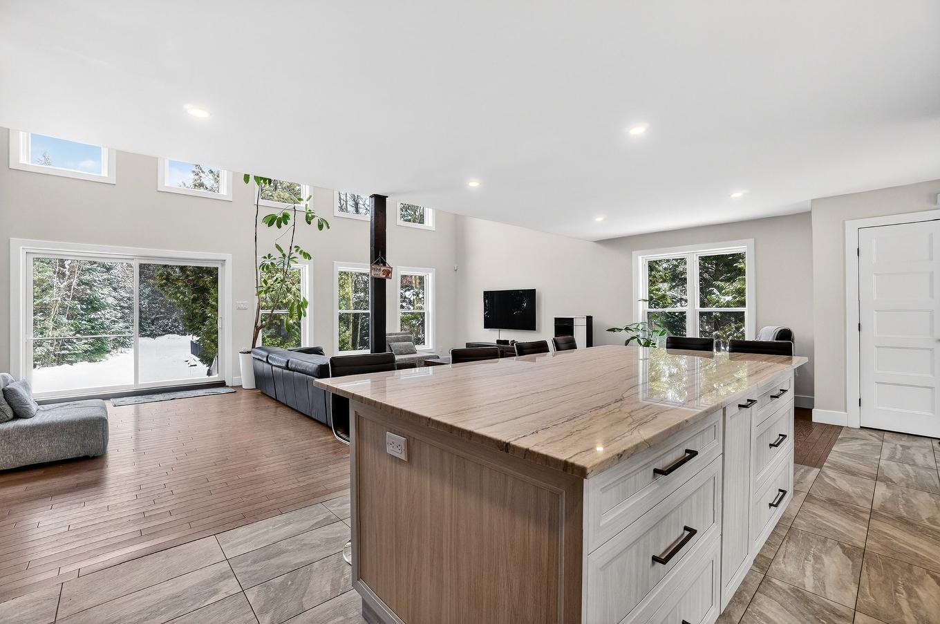 Cuisine - 4980 Rue Sépale, Terrebonne (La Plaine), QC - Indoor