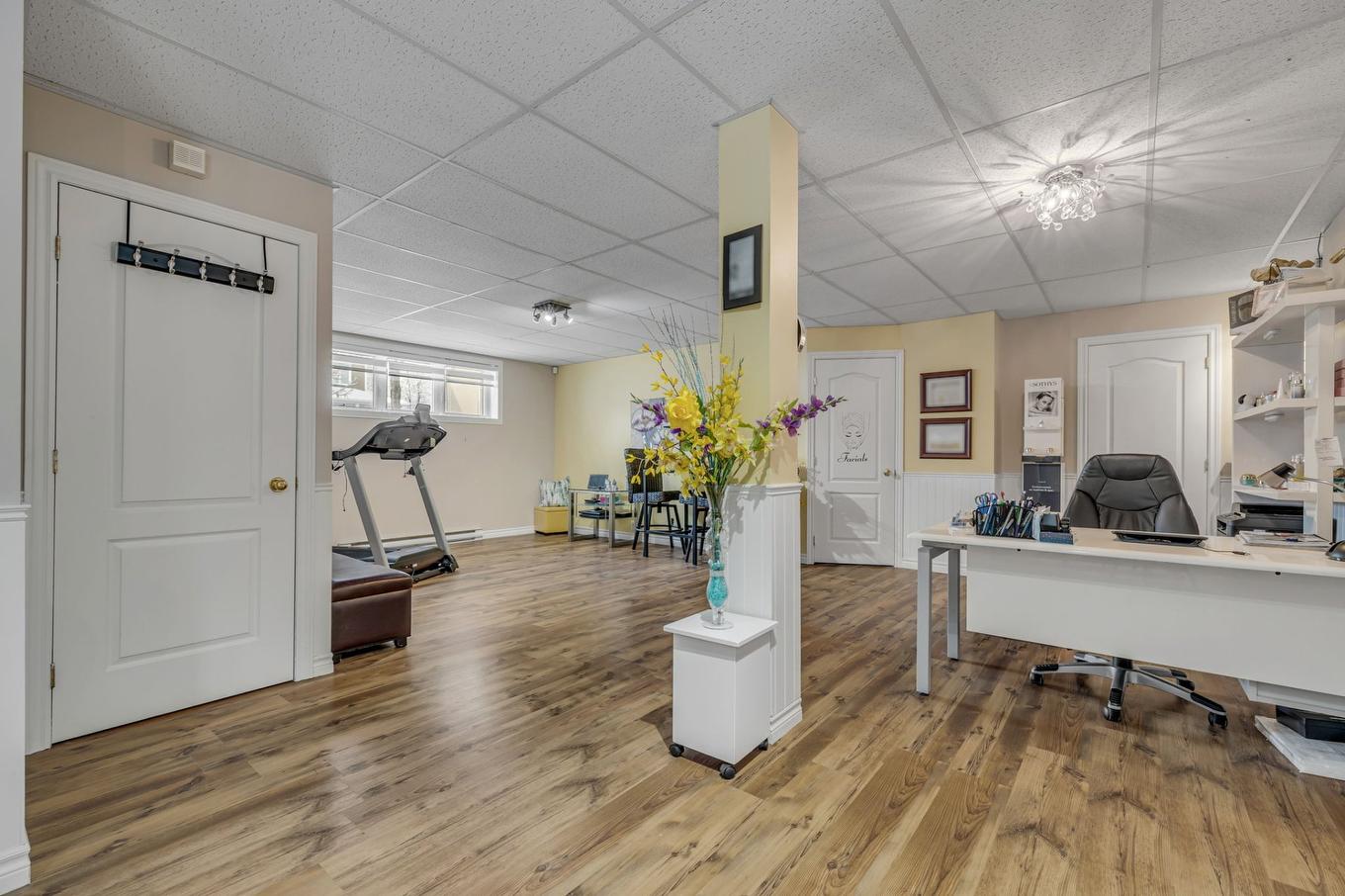 Salle familiale - 2255 Rue Des Belles-De-Nuit, Québec (La Haute-Saint-Charles), QC - Indoor