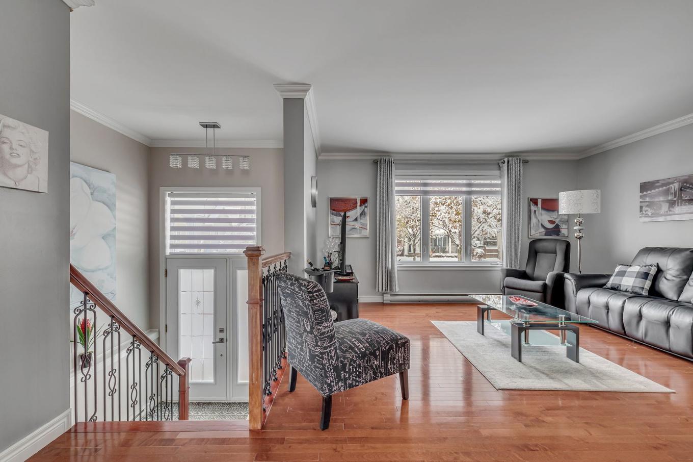 Salon - 2255 Rue Des Belles-De-Nuit, Québec (La Haute-Saint-Charles), QC - Indoor Photo Showing Living Room