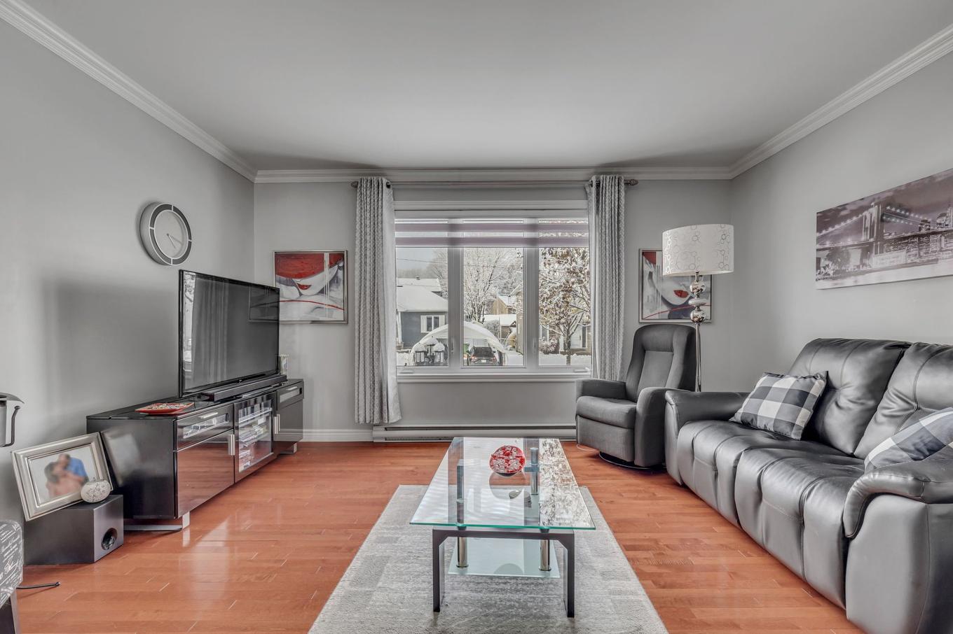 Salon - 2255 Rue Des Belles-De-Nuit, Québec (La Haute-Saint-Charles), QC - Indoor Photo Showing Living Room