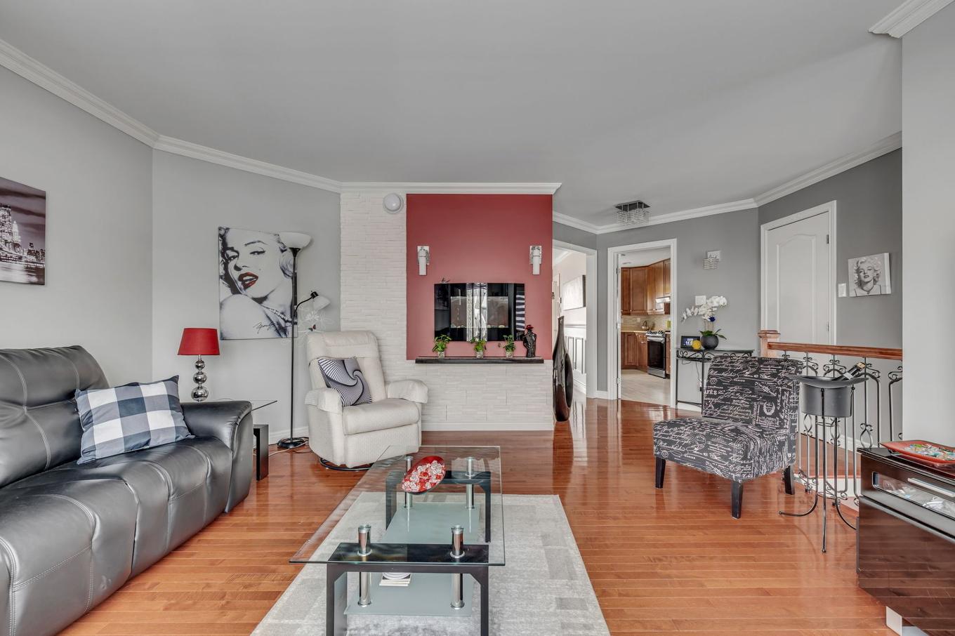 Salon - 2255 Rue Des Belles-De-Nuit, Québec (La Haute-Saint-Charles), QC - Indoor Photo Showing Living Room