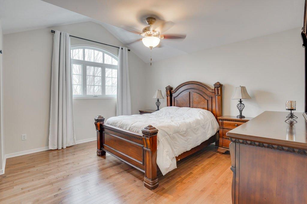 Chambre à coucher principale - 304 Rue De Ganymède, Gatineau (Aylmer), QC - Indoor Photo Showing Bedroom