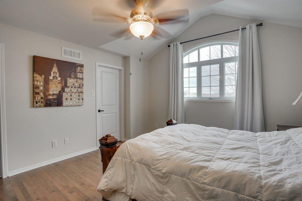 Chambre à coucher principale - 304 Rue De Ganymède, Gatineau (Aylmer), QC - Indoor Photo Showing Bedroom