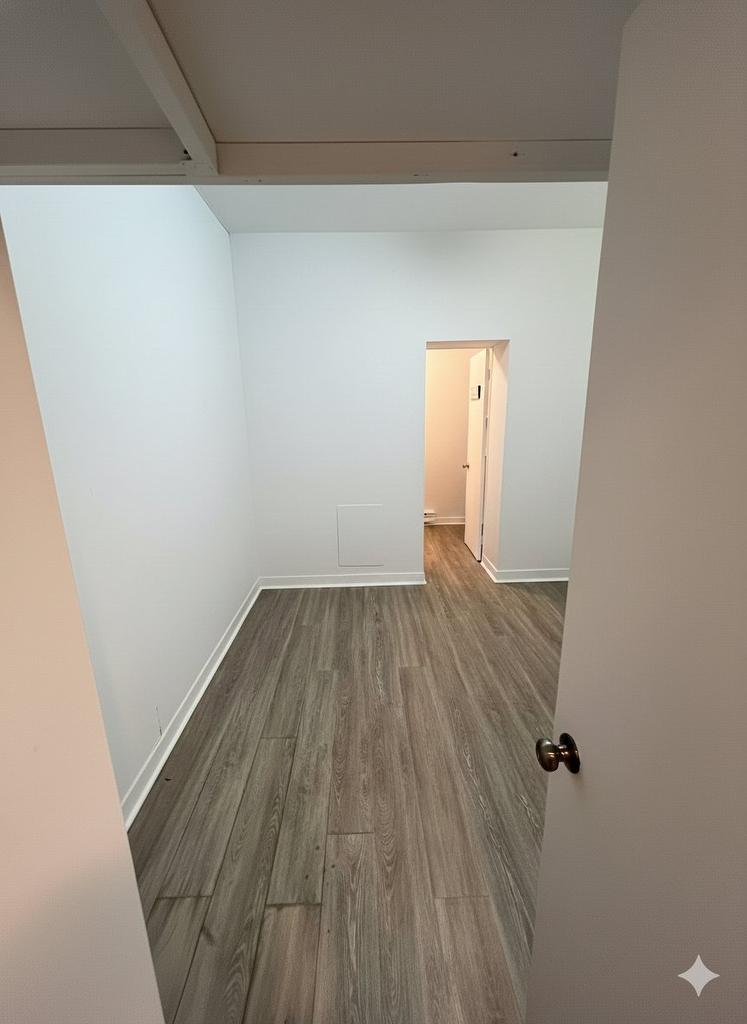 Laundry room - 5225 Av. Du Parc, Montréal (Le Plateau-Mont-Royal), QC