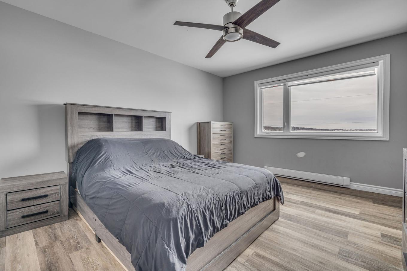 Primary bedroom - 99 Rue Pascal-Mercier, Berthier-Sur-Mer, QC - Indoor Photo Showing Bedroom