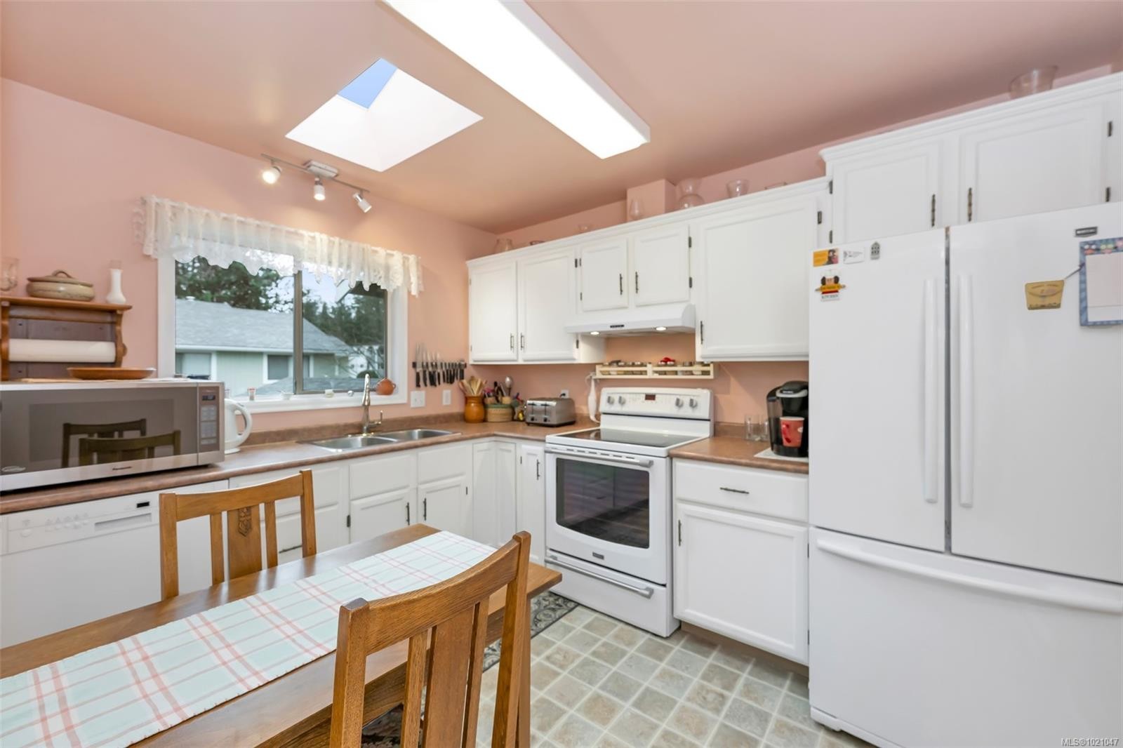 4-2020 White Birch Rd, Sidney, BC