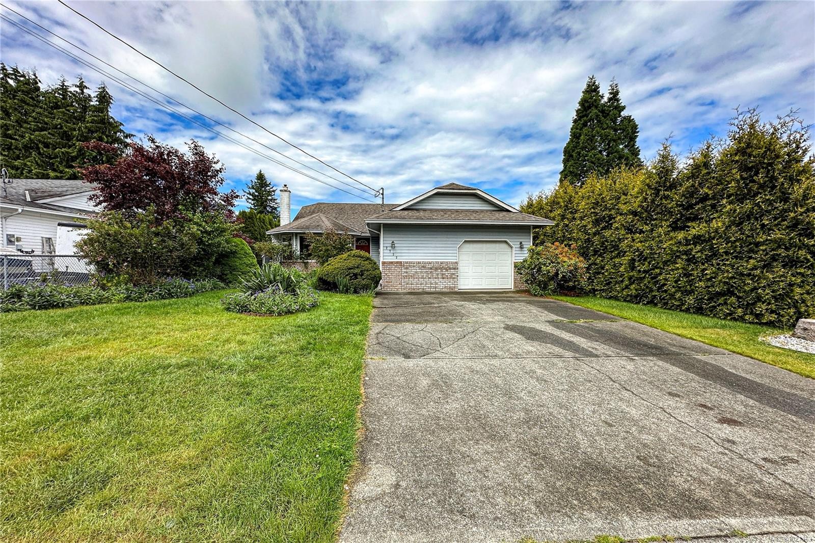 2732 Apple Dr, Campbell River, BC
