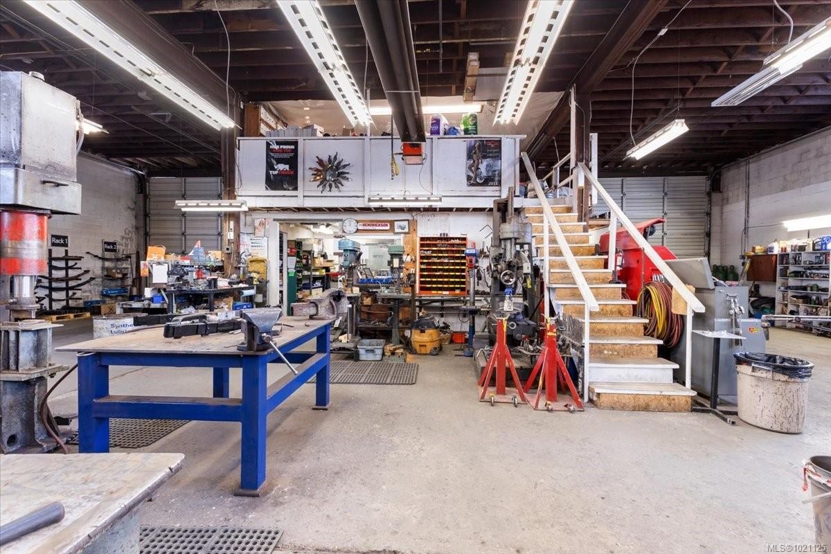 2320 Mccullough Rd, Nanaimo, BC