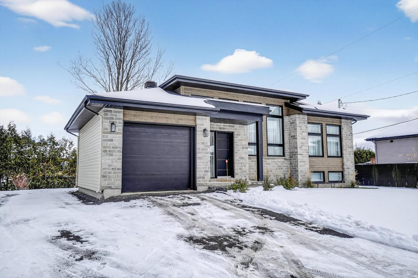 Frontage - 46 Rue St-Émilion, Brownsburg-Chatham, QC - Outdoor
