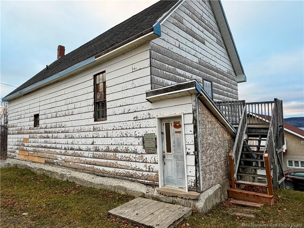 131 Renfrew, Dalhousie, NB