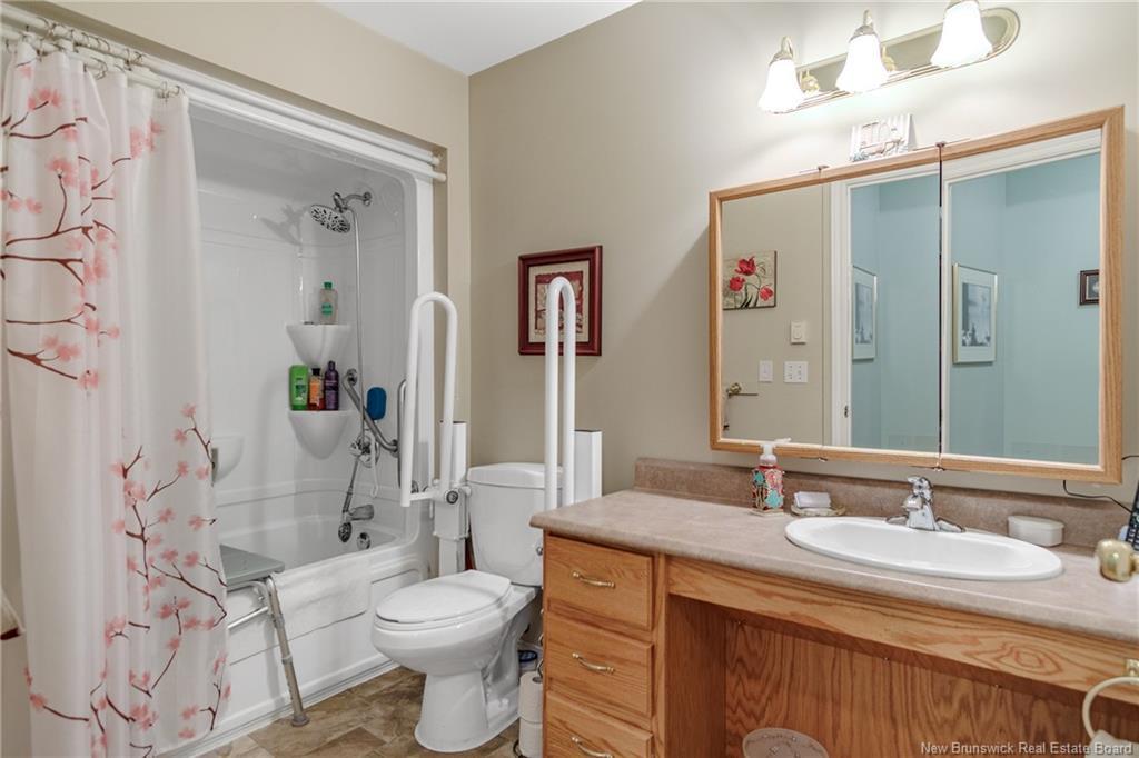 8 Saint Peters Crt, Saint John, NB