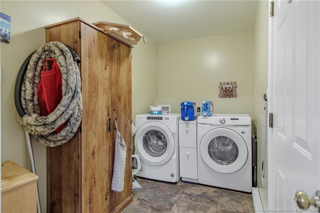 8 Saint Peters Crt, Saint John, NB