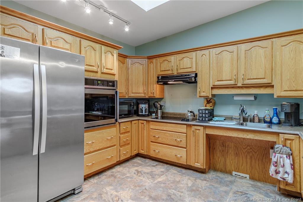 8 Saint Peters Crt, Saint John, NB