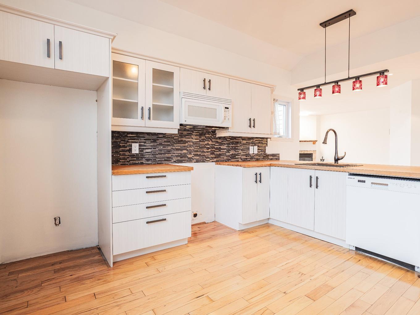 Cuisine - 203-807 Rue Pie-Xii, Vaudreuil-Dorion, QC - Indoor Photo Showing Kitchen