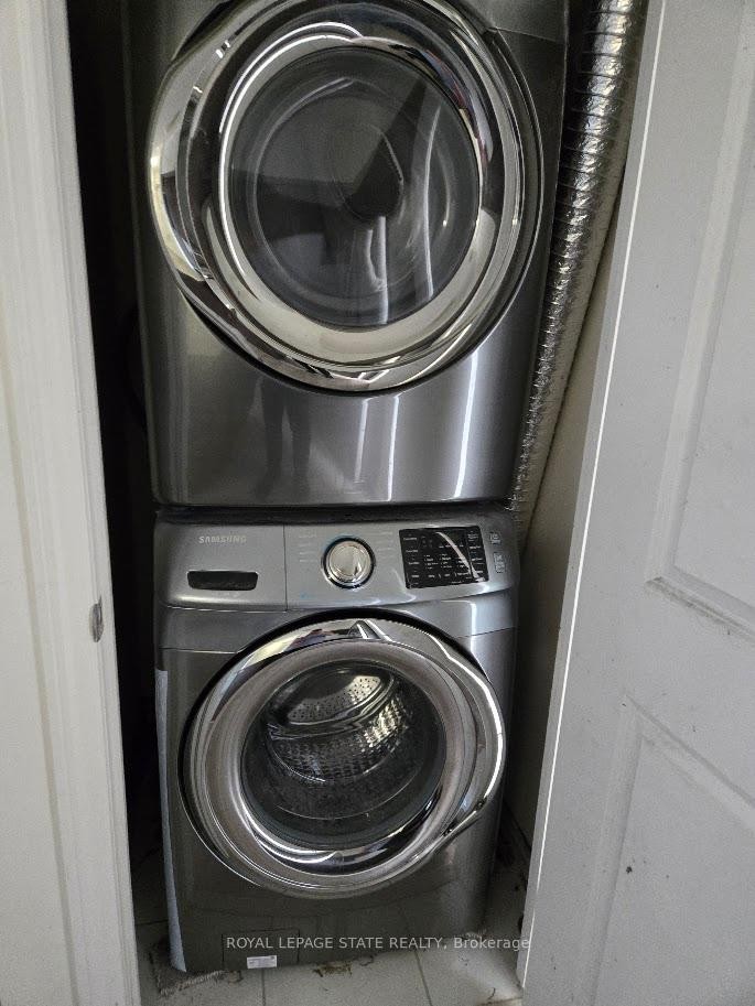 404-650 Sauve Street, Milton, ON - Indoor Photo Showing Laundry Room